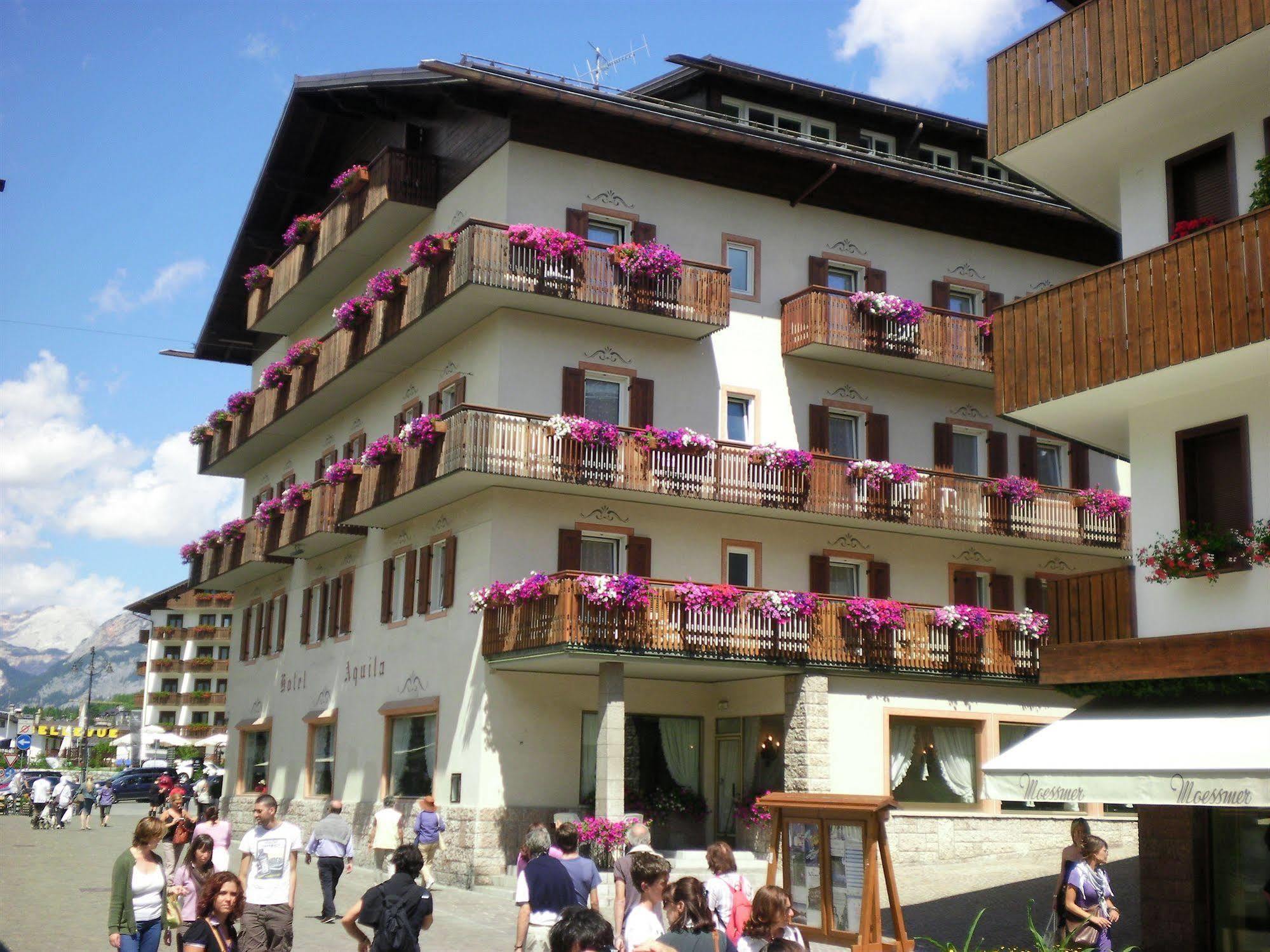 Aquila 3*